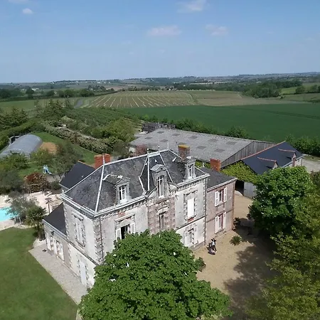 Hébergement de vacances Layon - *